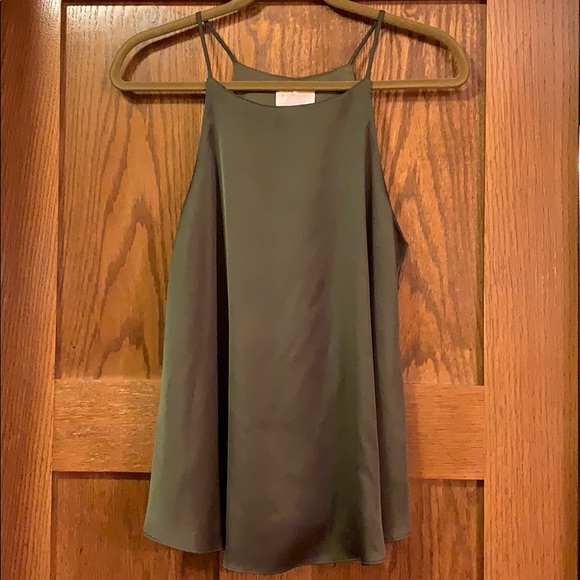 Flowy Tank - Picture 1 of 4